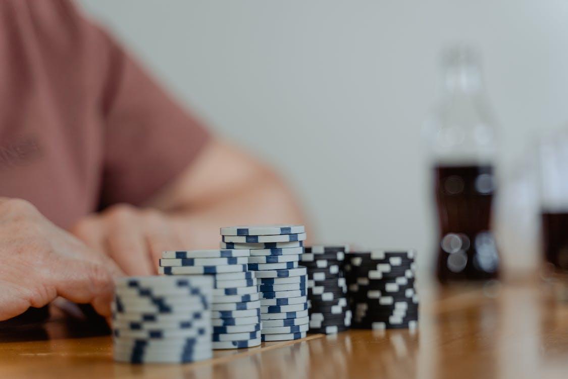 Khám phá các trò chơi casino khác nhau tại 8Xbet  